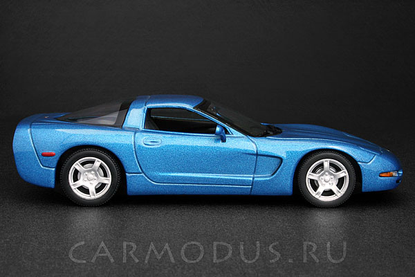 Chevrolet Corvette C5 Coupe (1997) – MINICHAMPS 1:43
