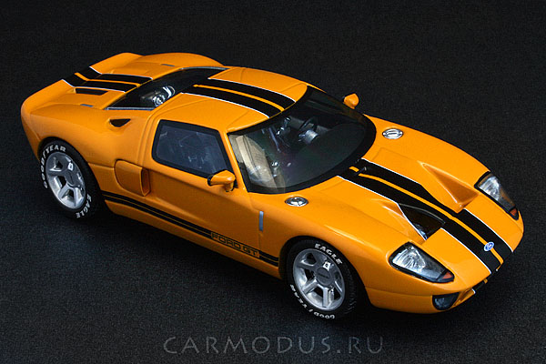Ford GT (2004) – MINICHAMPS 1:43