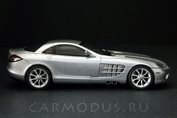 Mercedes-Benz SLR McLaren (2003) – AUTOart 1:43