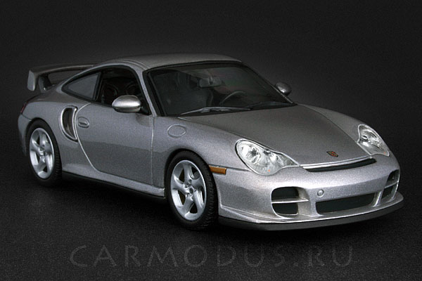 Porsche 911 GT2 (2001) – MINICHAMPS 1:43